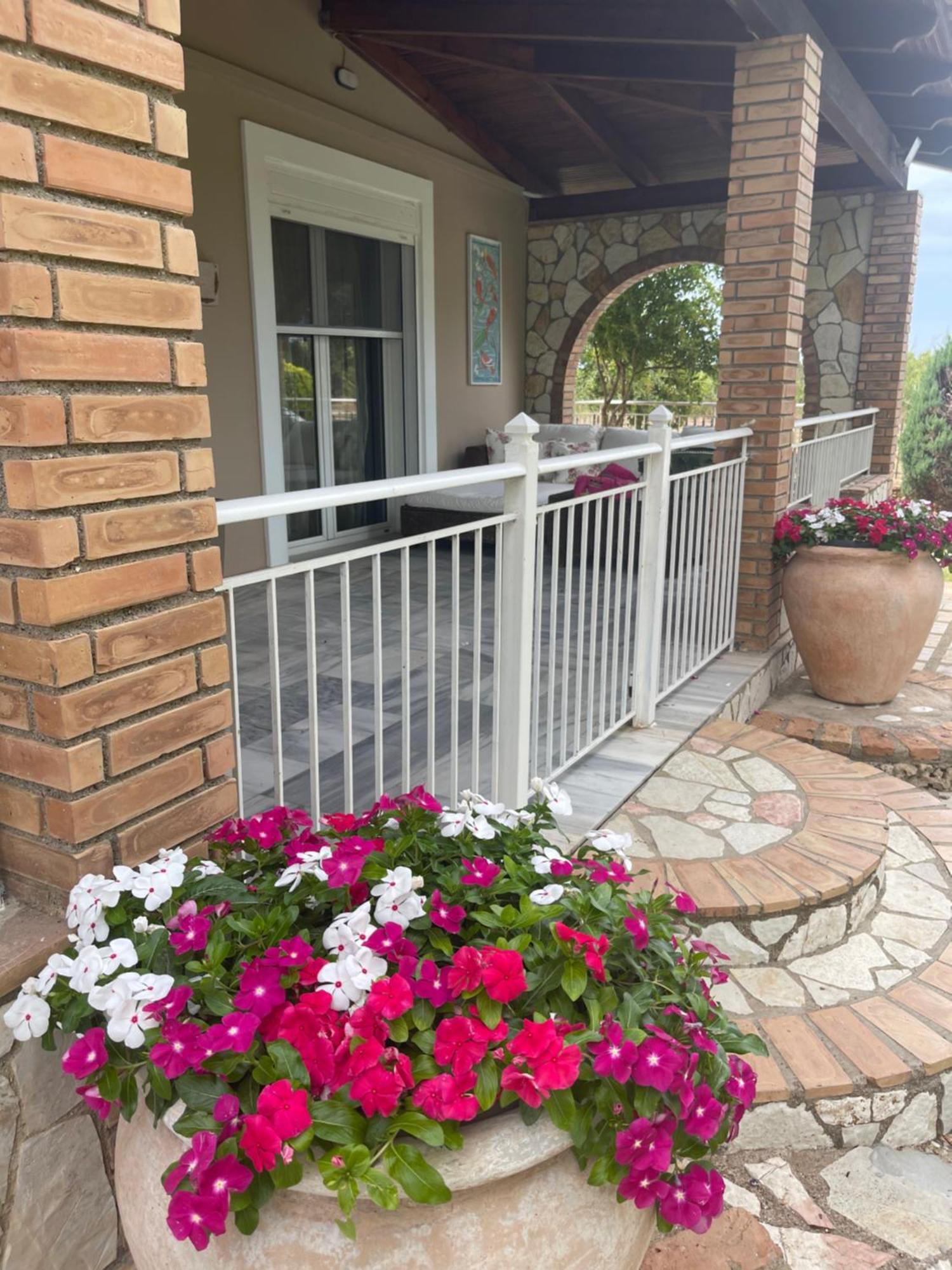 Mama'S Sunshine Garden Villa Άγιος Ηλίας Εξωτερικό φωτογραφία